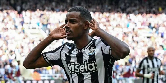 Barcelona Pantau Alexander Isak Sebagai Pengganti Lewandowski
