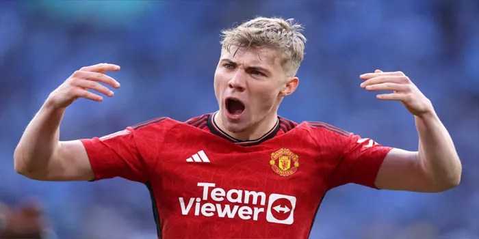 Rasmus Hojlund Diacungi Jempol oleh Legenda Liverpool atas Perkembangannya di MU