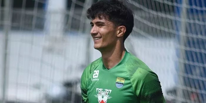 Kiper Filipina Minta Dukungan Penuh di Laga Persib vs Juara Liga Singapura