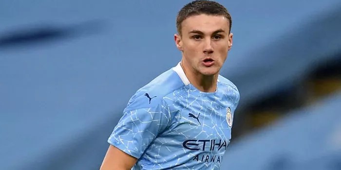 Taylor Harwood-Bellis - Sang Bek Muda yang Siap Membawa Southampton ke Puncak Liga Premier!