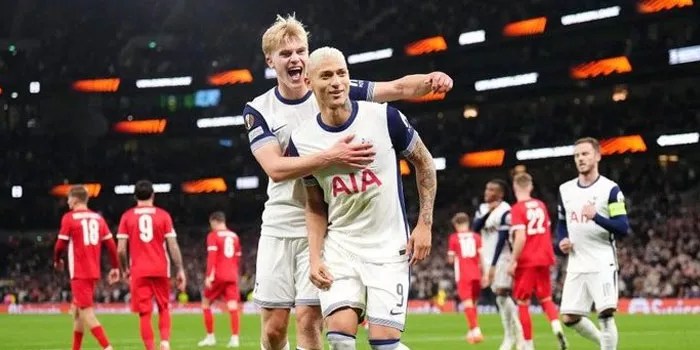 Tottenham Hotspur Pertahankan Kemenangan 1-0 atas AZ Alkmaar