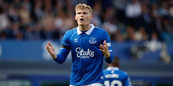 Jarrad Branthwaite Kembali ke Everton Setelah Cedera Panjang