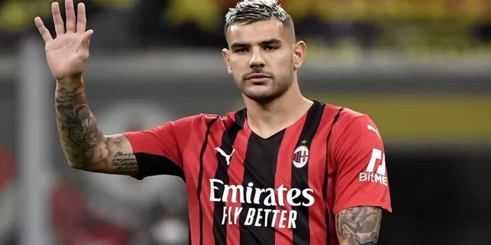 Theo Hernandez: Ketidakpastian Gaji di AC Milan Ngeblur!