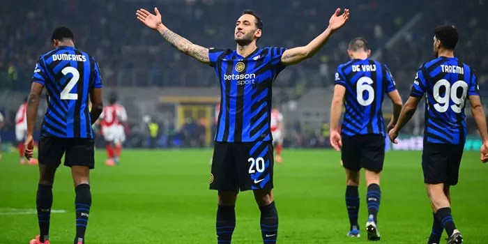 Calhanoglu Pahlawan Inter Milan, Sommer Tampil Gemilang