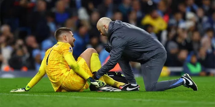 Guglielmo Vicario Terancam Absen Lama Akibat Cedera