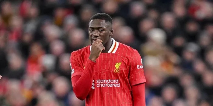 Konate Mengalami Cedera Lutut dan Absen Melawan Man City