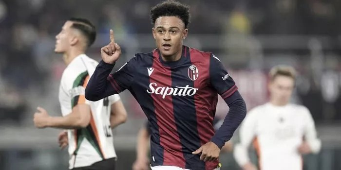 Jay Idzes Berikan Penalti, Venezia Terpuruk 0-3 di Tangan Bologna