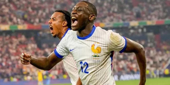 Randal Kolo Muani Mungkin Tak Jadi Bergabung Dengan MU!