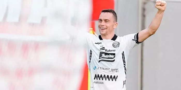 Maciej Gajos Cetak Gol Olympic, Persija Taklukkan Malut United 1-0!