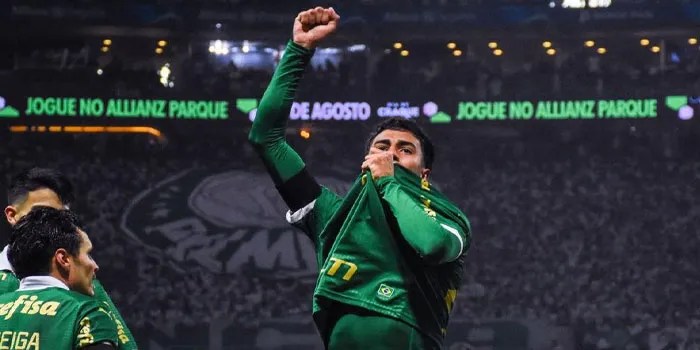 Man City Lagi Mengupayakan Transfer Bek Muda Brasil Ini!