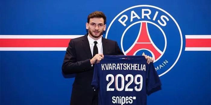 PSG Mengontrak Penyerang Napoli Khvicha Kvaratskhelia Hingga 2029