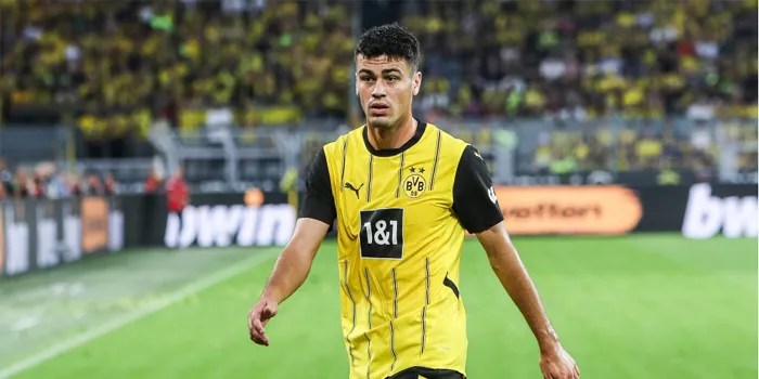 Milan Minat dengan Pemain Muda Dortmund, Tapi Siapa?