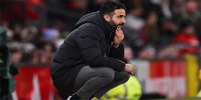 Kabar Transfer Manchester United: Mencari Bek Kiri Pada Bulan Januari
