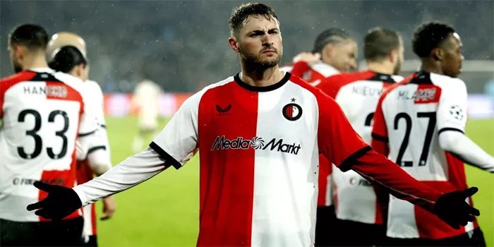Kejutan Besar di Liga Champions: Feyenoord Hancurkan Bayern Munich 3-0