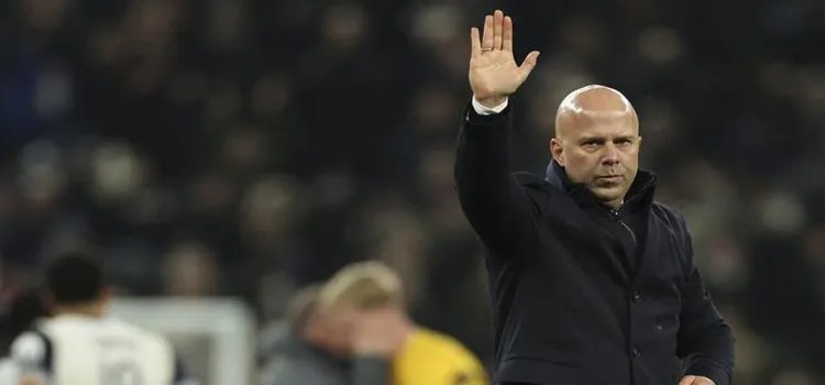 Arne Slot pada Kartu Merah Derby: Emosi Saya Membaik
