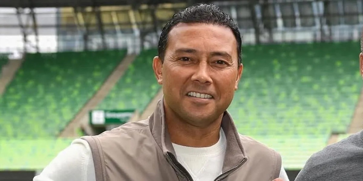 Denny Landzaat Nyusul Kluivert dan Jordi Cruyff ke Skuad Timnas Indonesia Garuda