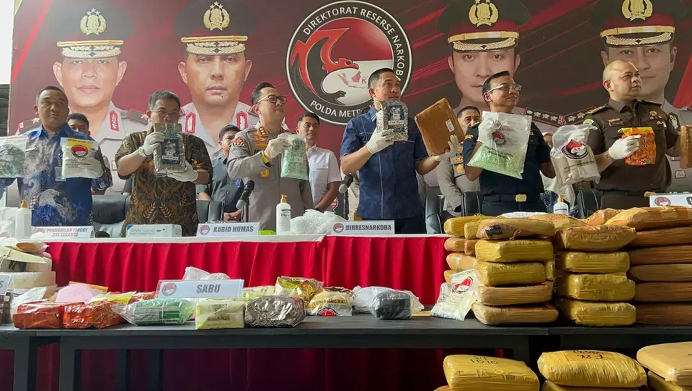 Polda Metro Jaya, Tangkap Tersangka Narkoba yang Selama Ini Sulit Dilacak