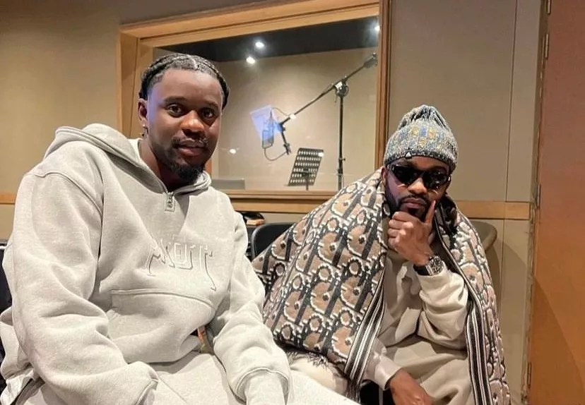 Fally Ipupa et Guy2Bezbar ont été aperçus dans les rues de Château Rouge à Paris pour le tournage du clip de "Pépélé", extrait de l'album XX.