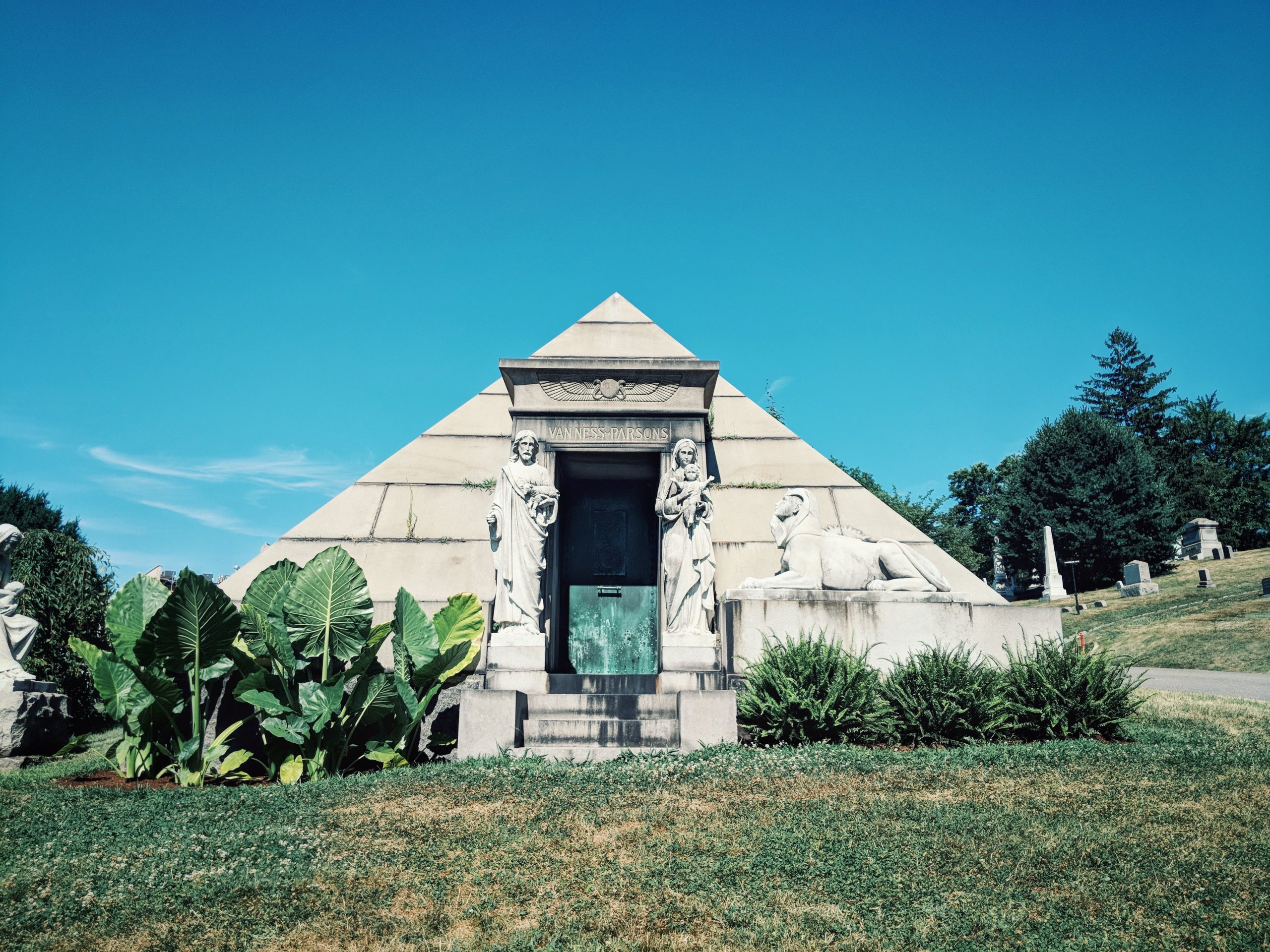Images of Green-Wood Cemetery by Jeremy Cohen