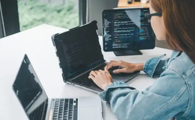 Top 7 Low-Code Development Platforms In 2024