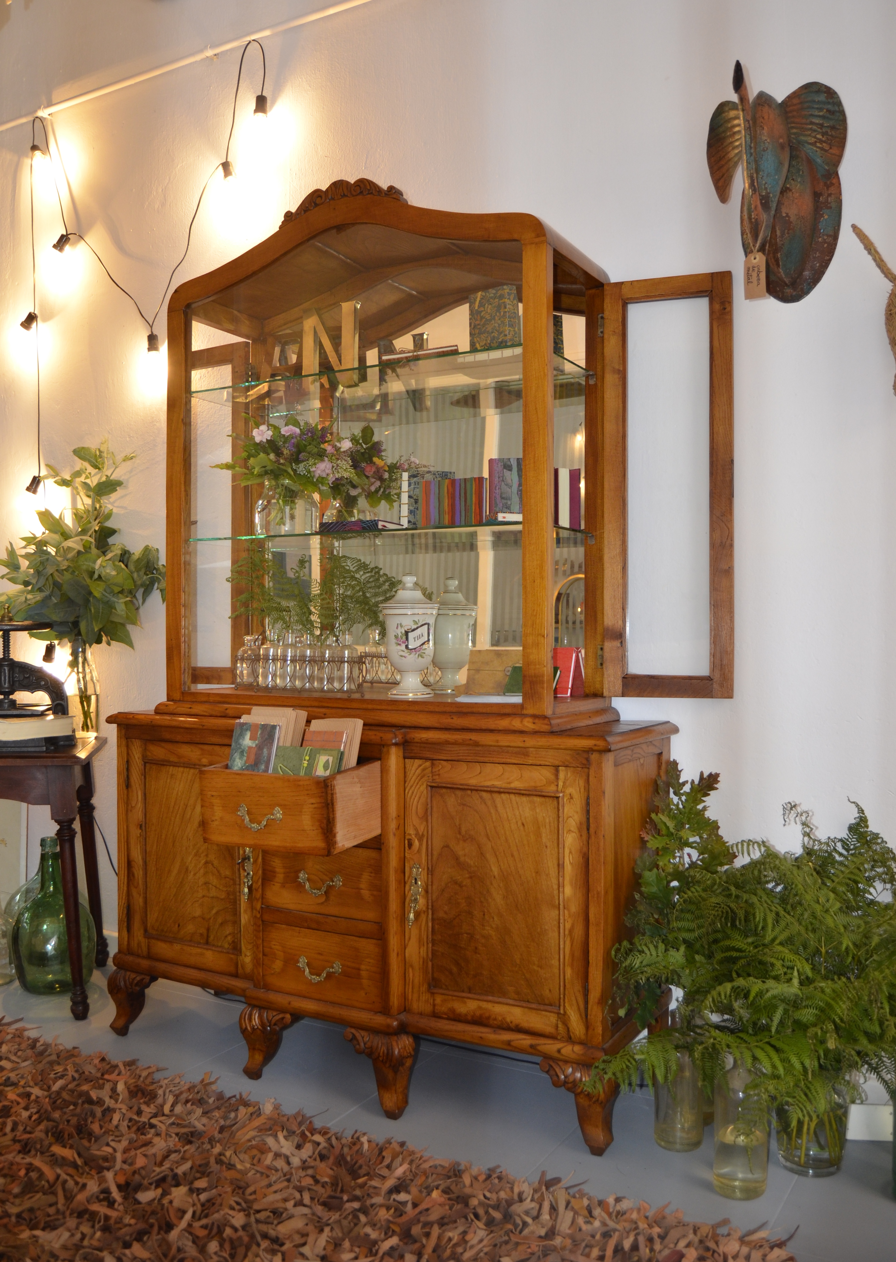 escaparate de junio en el taller