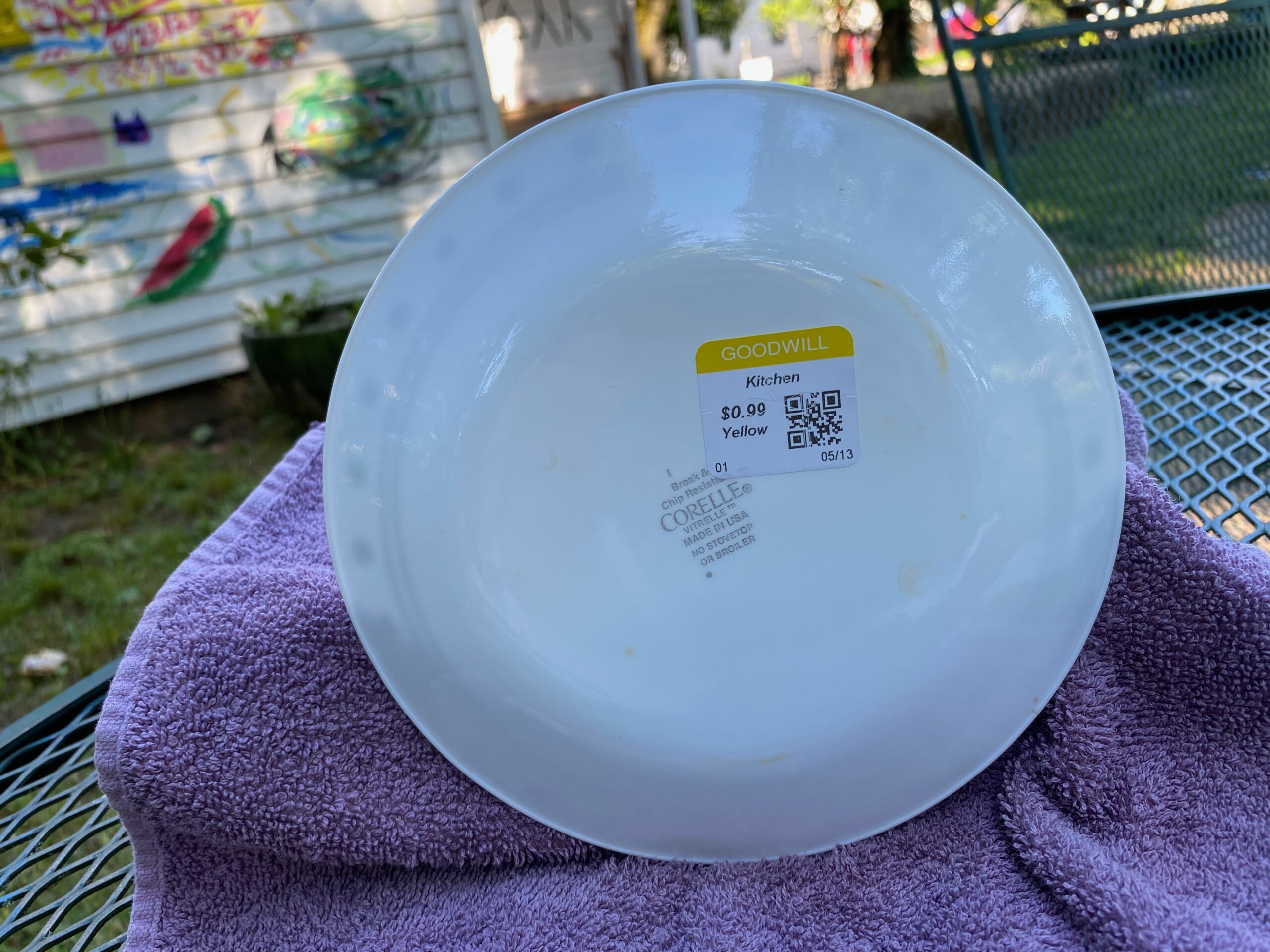 Corelle dish with black square dot pattern Leadfree, Cadmiumfree, Arsenicfree, Mercuryfree