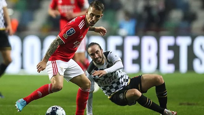 Alejandro Grimaldo, el tapado que quiere el Barça para el lateral