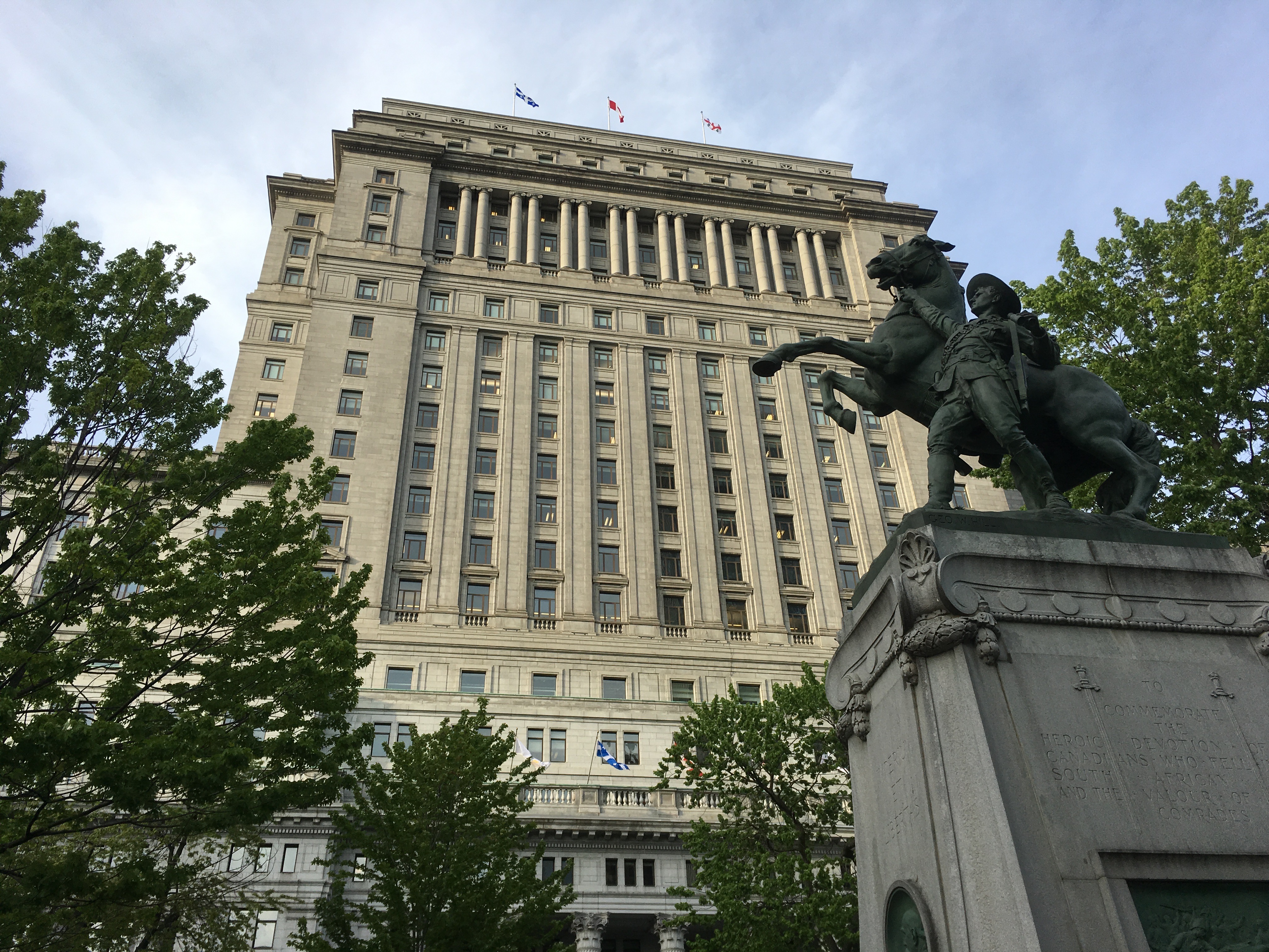 Sunlife Building auf Rue Metcalfe in Downtown, tolle Architektur - Copyright: tanadia.com