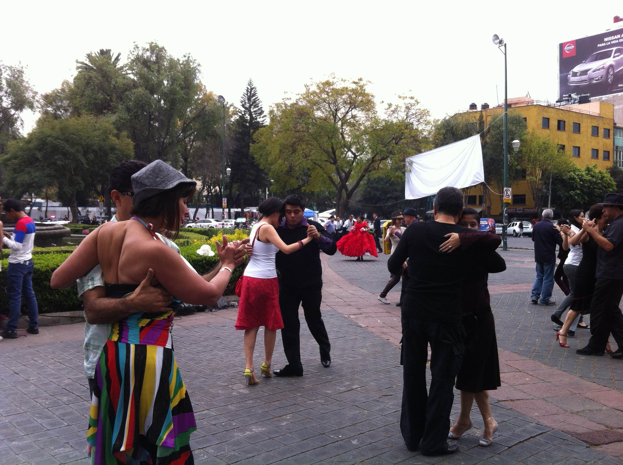 Parada en la glorieta Cibeles, en la colonia Roma Norte