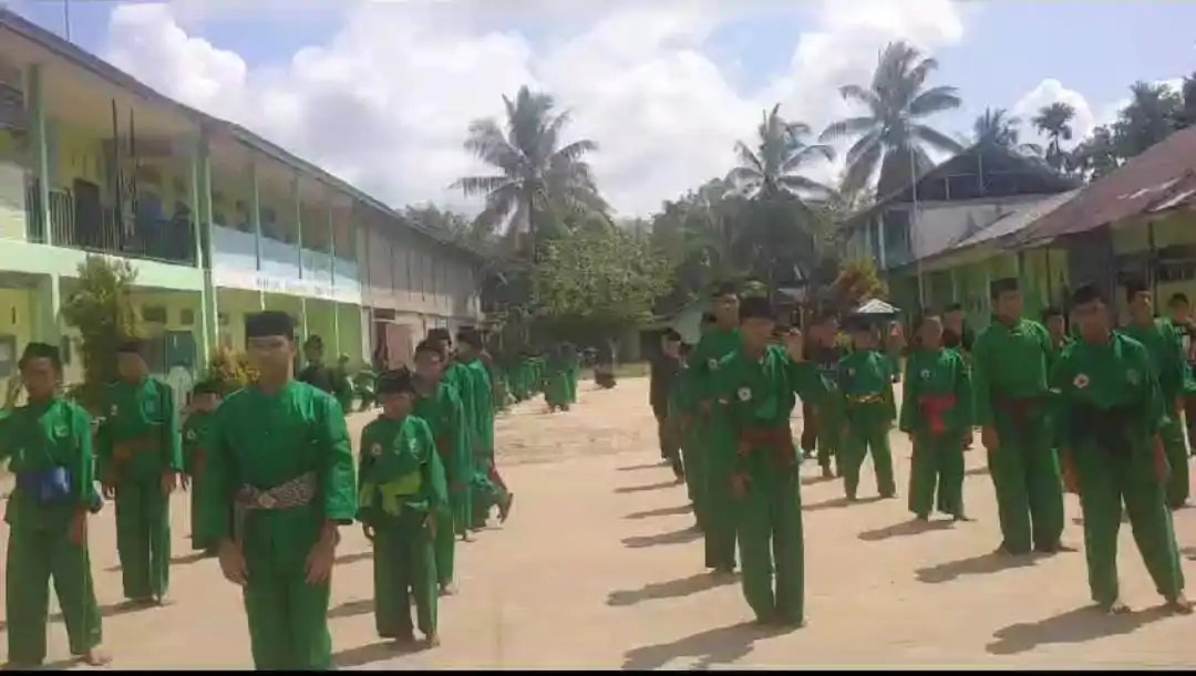 Perguruan Pencak Silat Haidar Ali Sungai Ambawang Gelar Ujian Kenaikan Tingkat