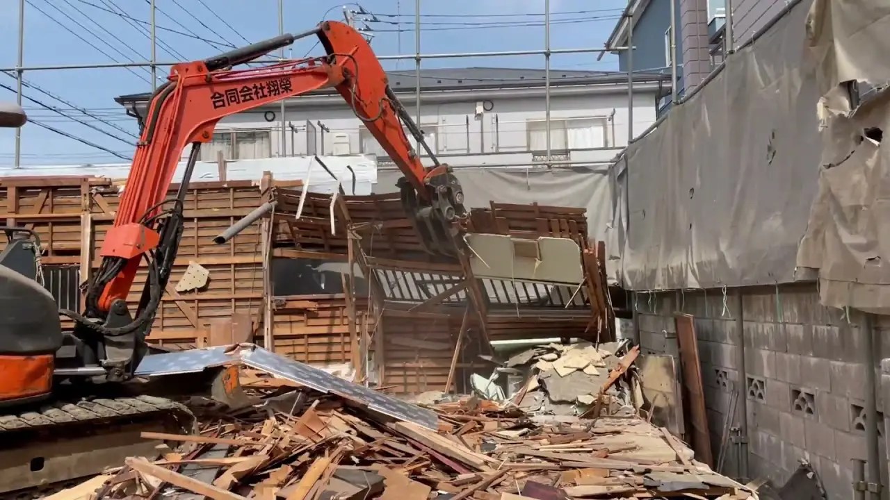 Tháo dỡ nhà máy cám đòi hỏi đội ngũ xử lý chuyên nghiệp