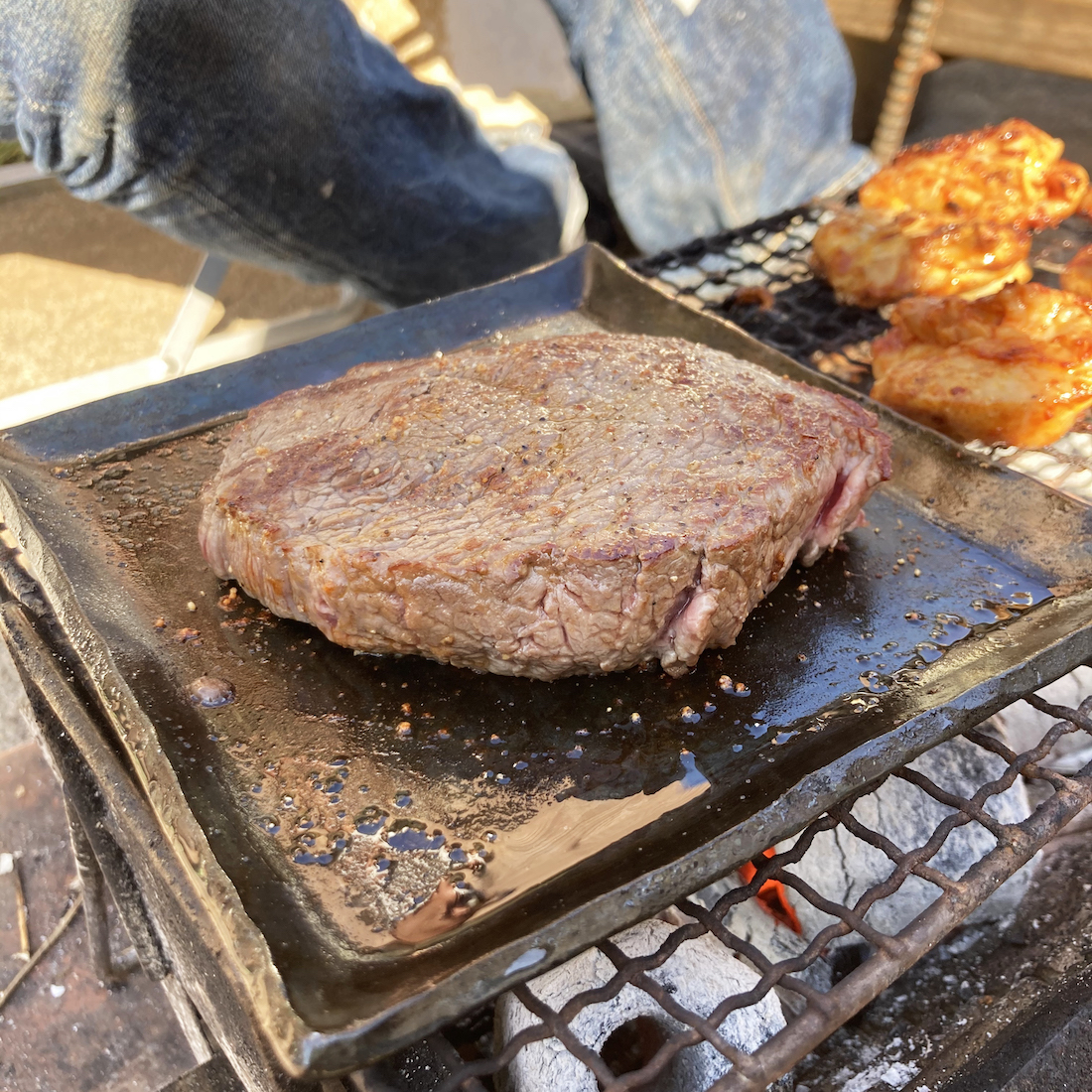 昼から外で牛ヒレステーキ