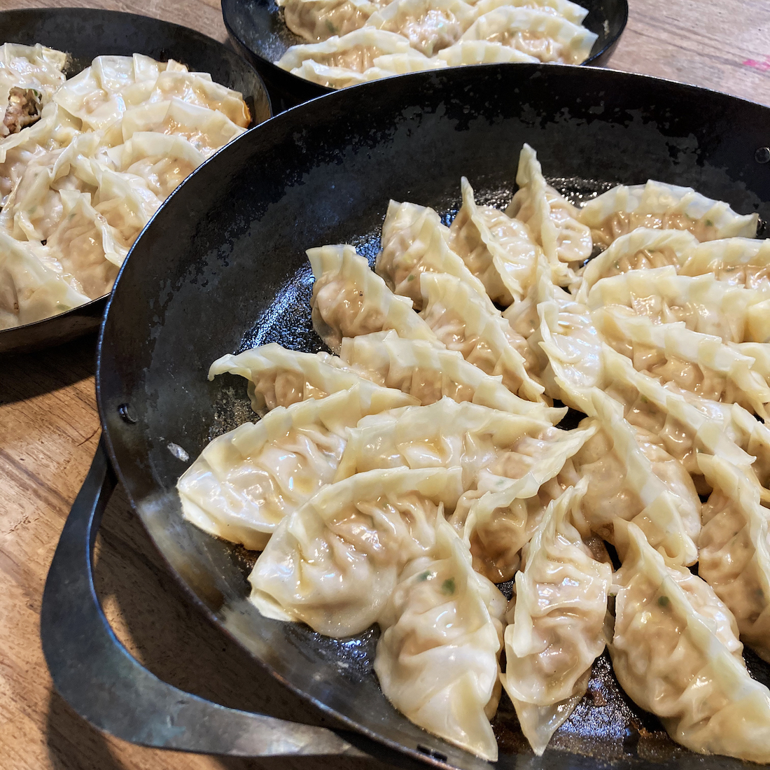 餃子 -鉄フライパン３枚分-