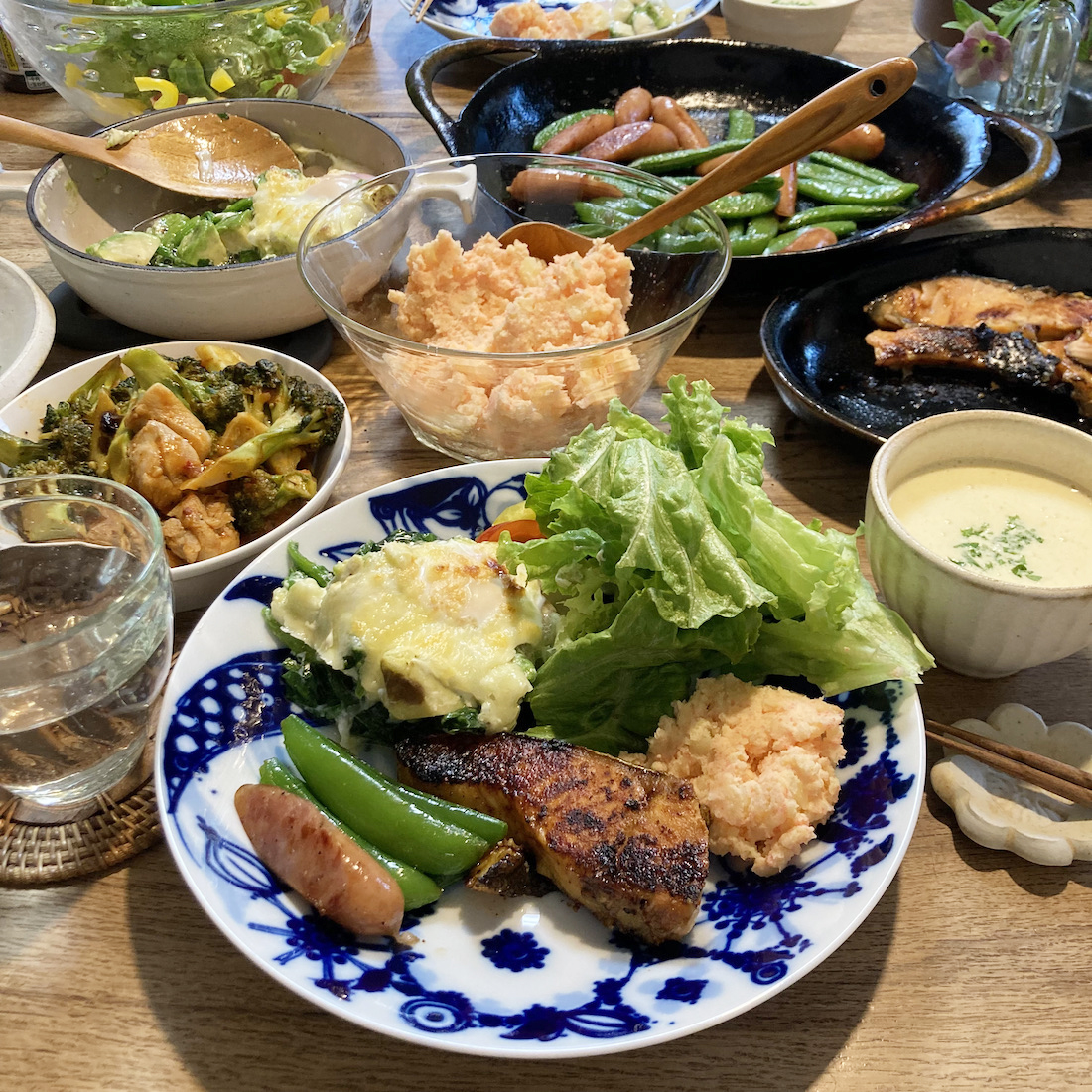 スナップエンドウとウインナーの炒め物