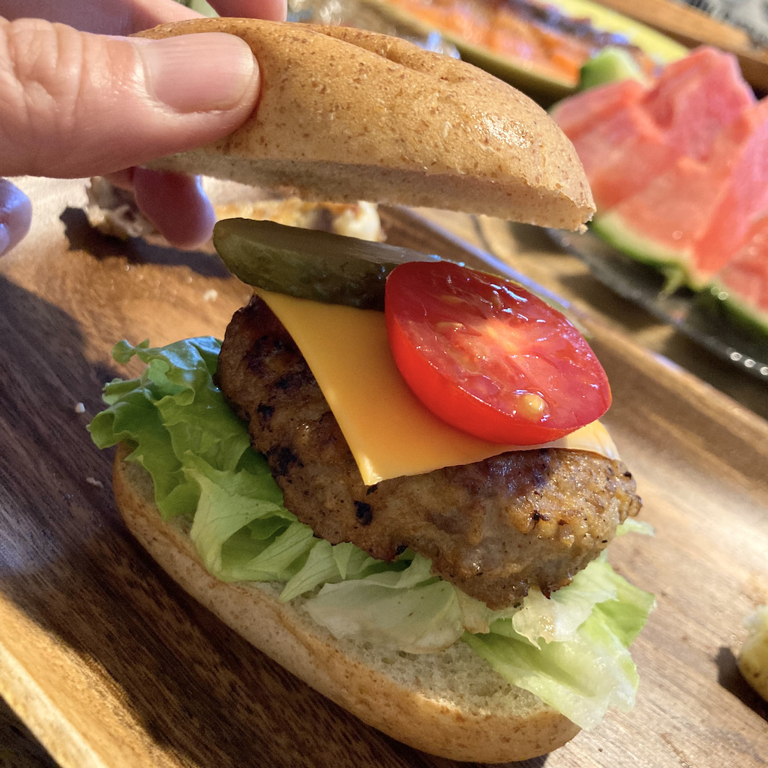 ハンバーグをハンバーガーに