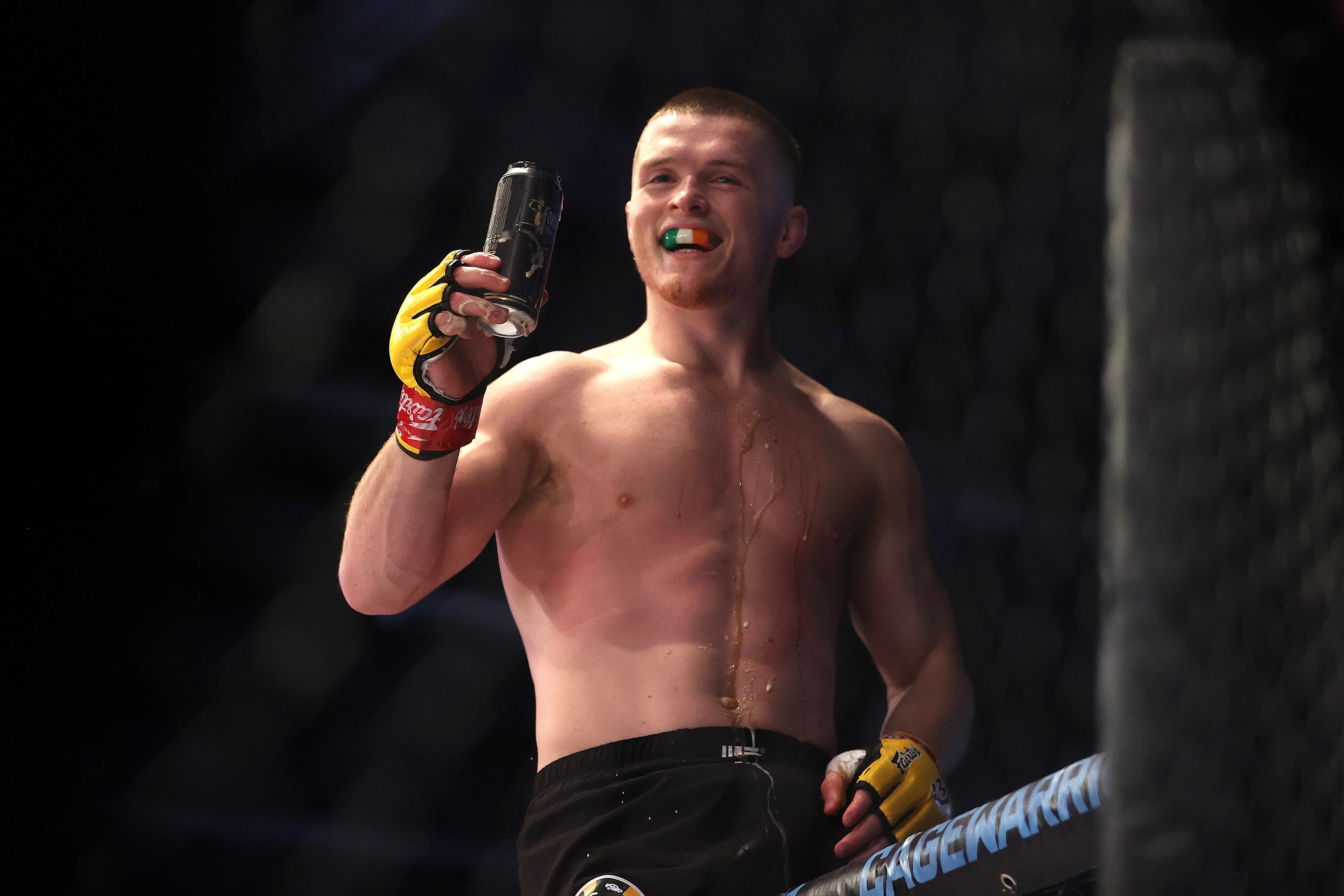 Paul Hughes MMA UFC Cage Warriors