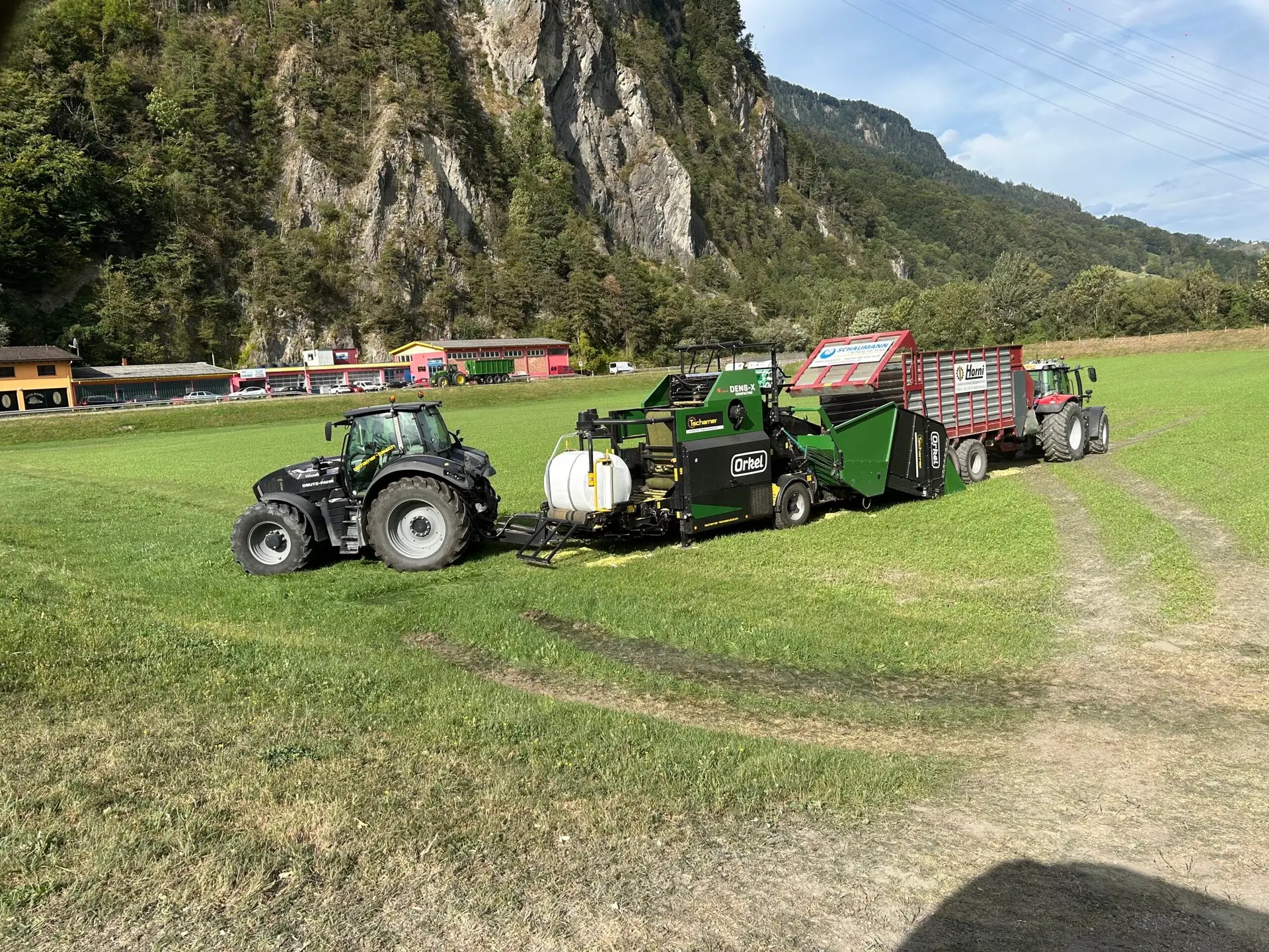 Ackerbau Silomais Ballenpresse