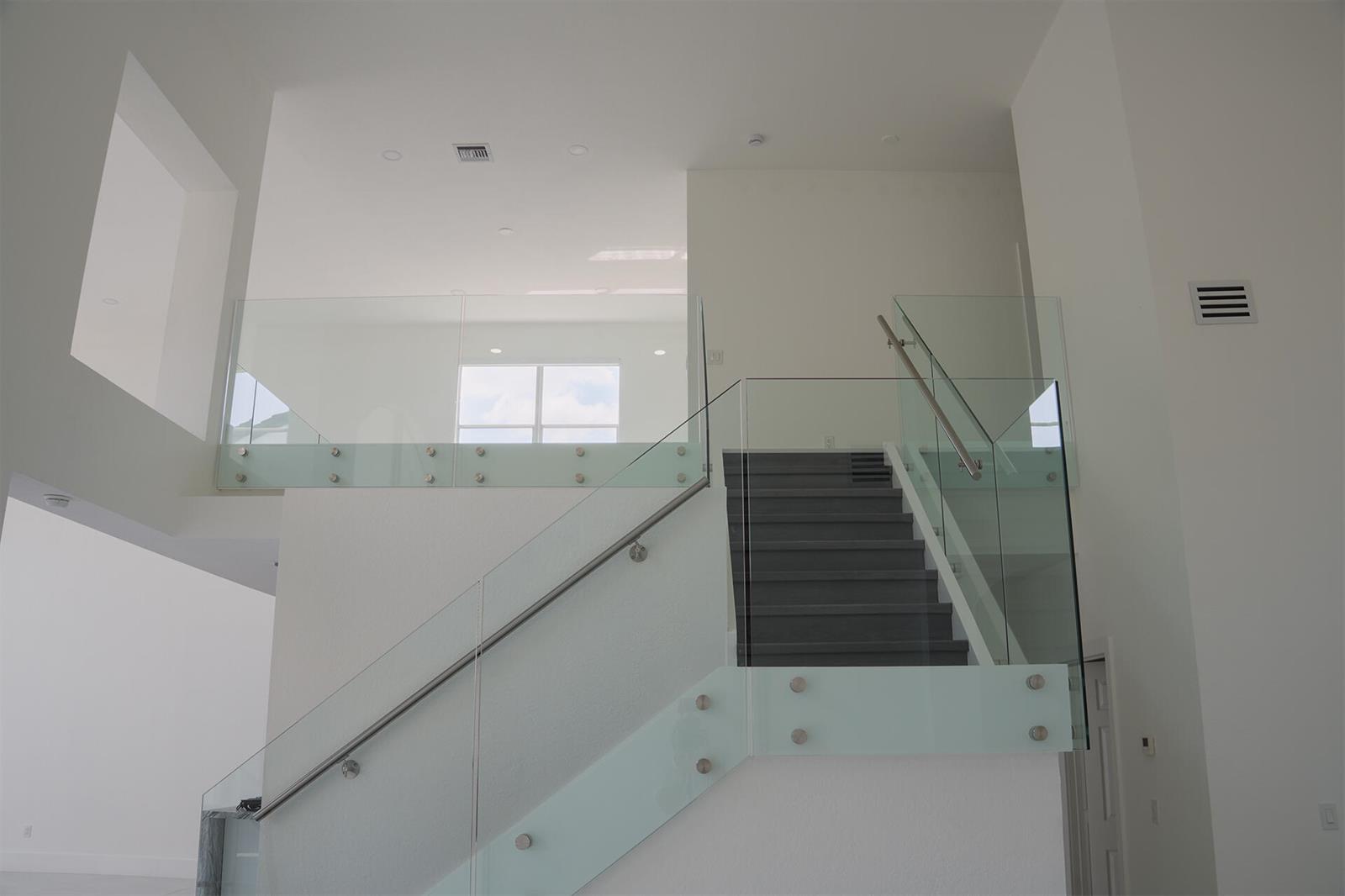 5227staircasefront