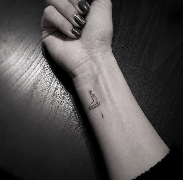 40 Beautiful Tiny Wrist Tattoos For Women Tattooblend