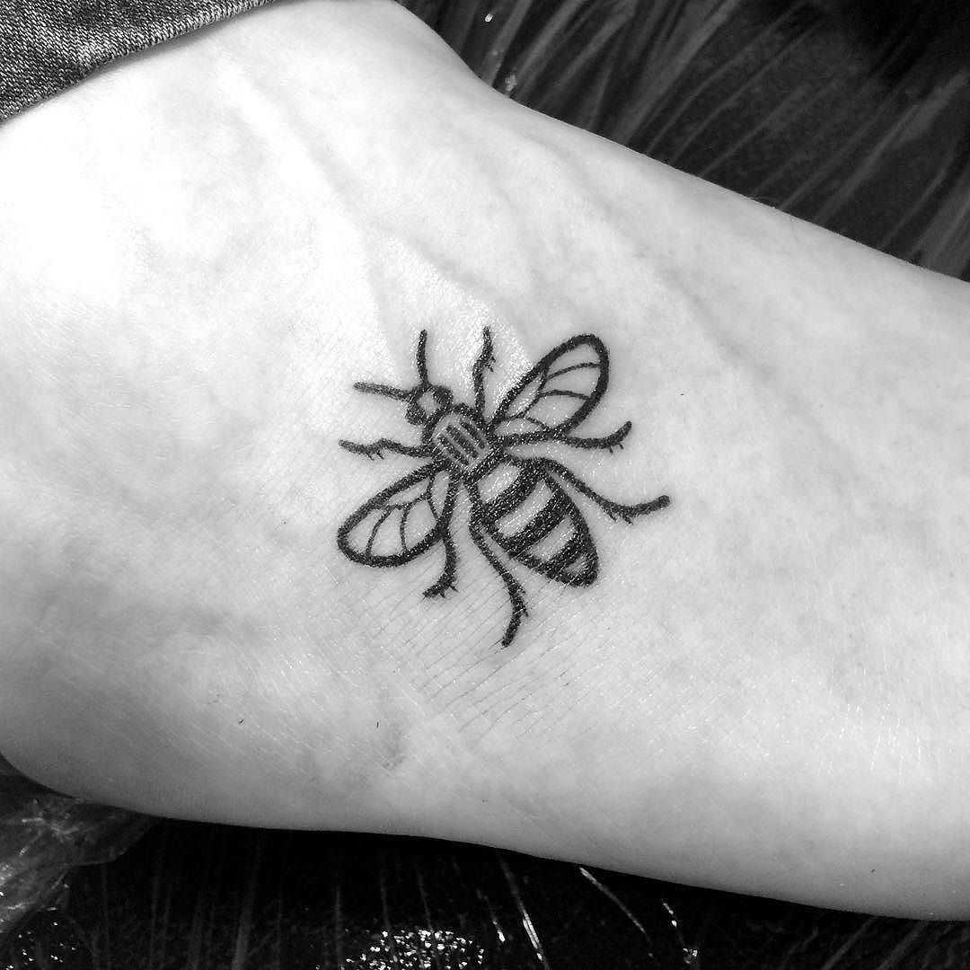 Black Solid Bee Tattoo Tattoogrid Net