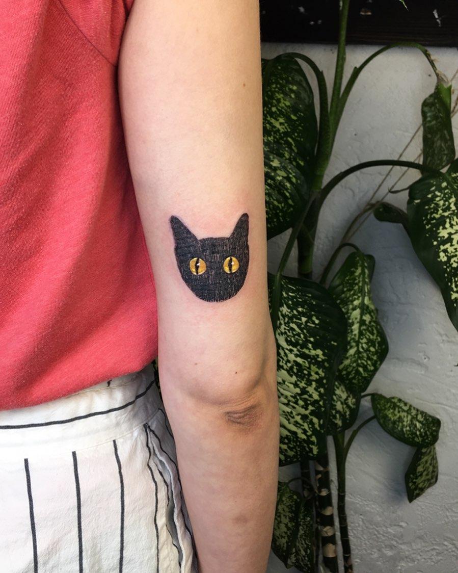 Black Cat By @Alexey_Feism - Tattoogrid.net 1124_x_899_jpg