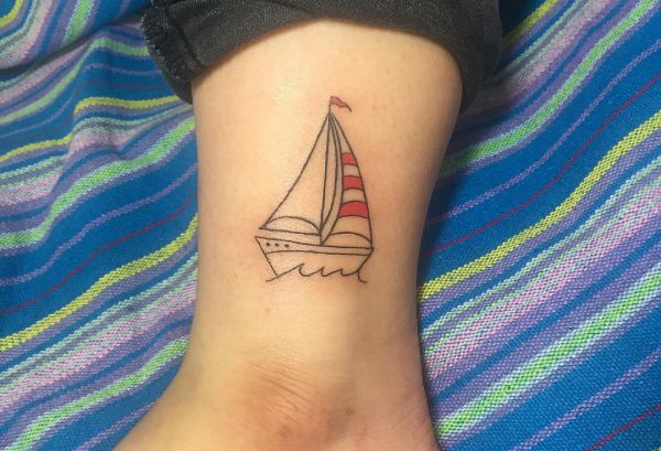 Barco em alto mar significado tatuagem Tatuagens De Farol Variados Significados E Estilos Amo Tatuagem