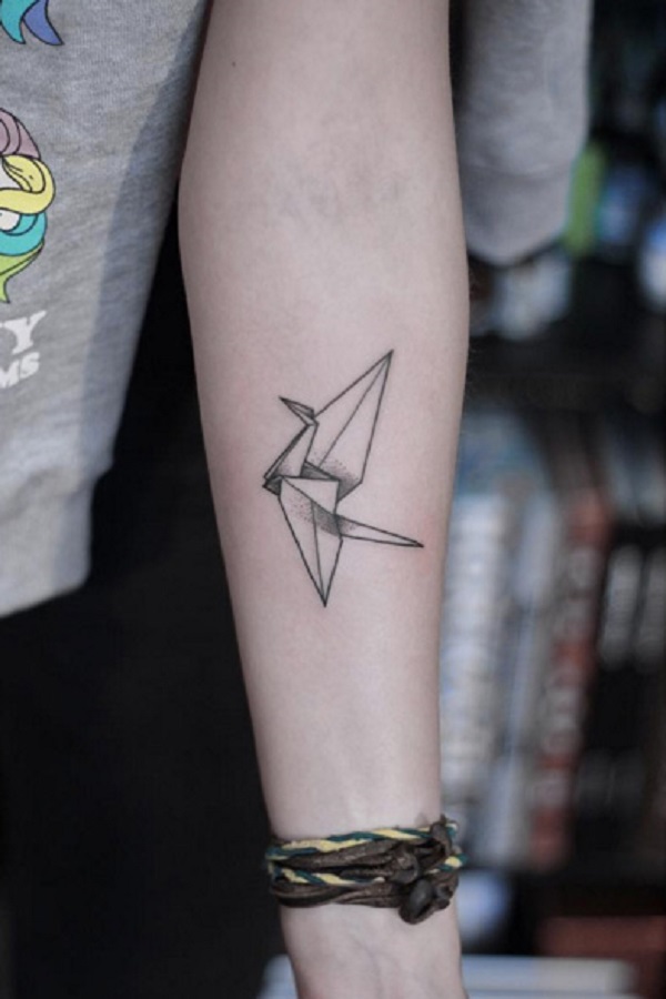 Cisne de origami tatuagem 61 Beautiful Origami Inspired Tattoo Designs Tattooblend Tatuagem Cisne Tatuagem Tatuagens
