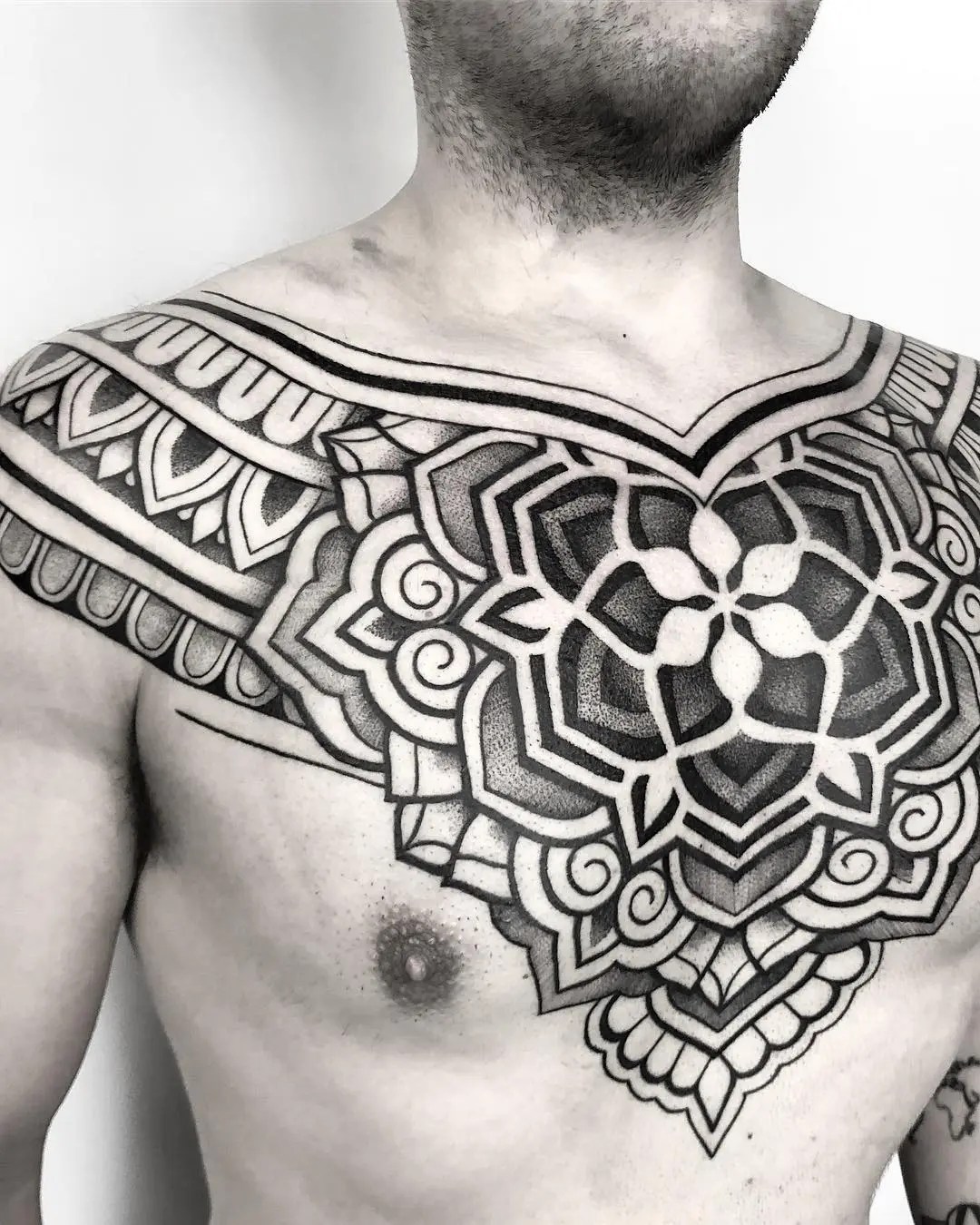 Tatuaggio Mandala: Ecco Cosa Significa – Tatuaggipiercing.it 1350_x_1080_jpg