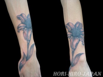 Tatuajes Para Mujeres Flores En La Muneca Y Antebrazo