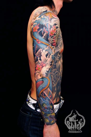 Tatuaje Japones De Un Dragon Azul En El Brazo