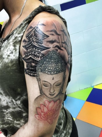 Gratis Scarica immagini Tatuaje De Un Buda Junto A Una Pagoda Y Un Sol aggiornato da parte di