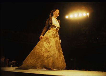 ©︎2005 hussein chalayan archive book 12_bebfd8dd-1d7a-486d-bf11-