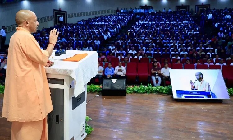 Chief Minister Yogi inaugurated 7 projects in KGMU campus