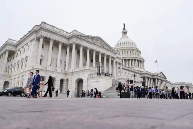 В США частично приостановлена работа правительства
